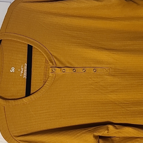 SO BRAND WOMENS MEDIUM TOP "WARM GINGER". OVER SIZED HENLEY TEE - Picture 2 of 10